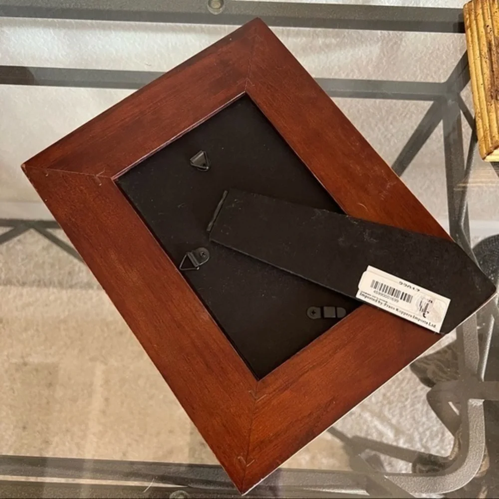 Wood Frame Etched Flowers Cherry Finish Holds 4 x 6 Photos Picture Frame New
